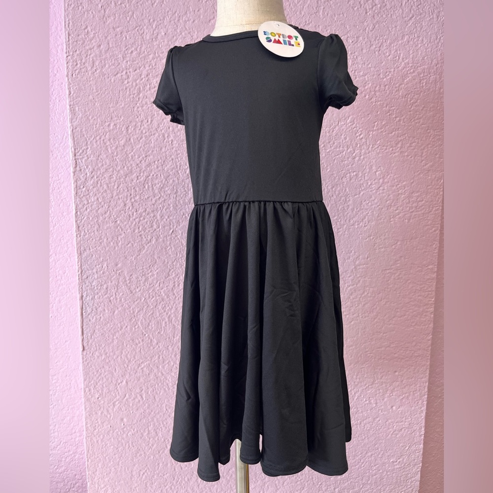DOTDOT SMILE BLACK CAP SLEEVE GIRLS DRESS